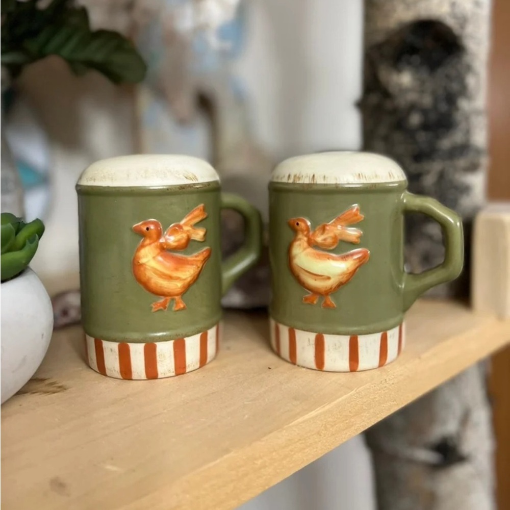 Vintage Farmhouse Salt and Pepper Shakers - Green Hand Painted Ducks